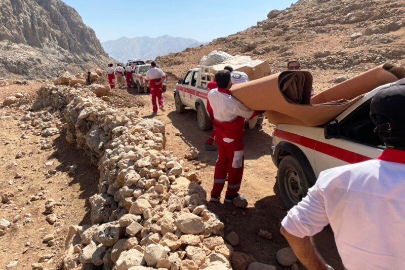 تداوم امداد رسانی هوایی و زمینی به زلزله زدگان اندیکا