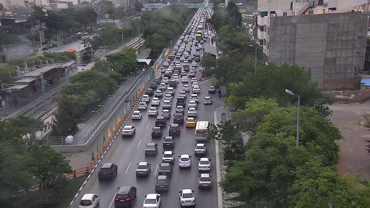 ترافیک سنگین در خیابان‌های اطراف نمایشگاه کتاب