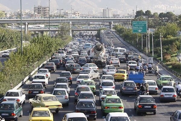 ترافیک سنگین در معابر و بزرگراههای تهران