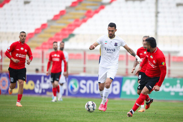 تراکتور به جاده پیروزی برگشت/ نساجی همچنان روی نوار شکست و
ناکامی