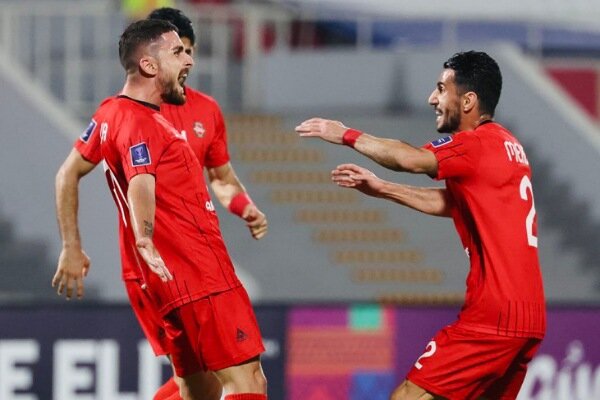 تراکتور در یک نیمه نسخه شارجه را پیچید