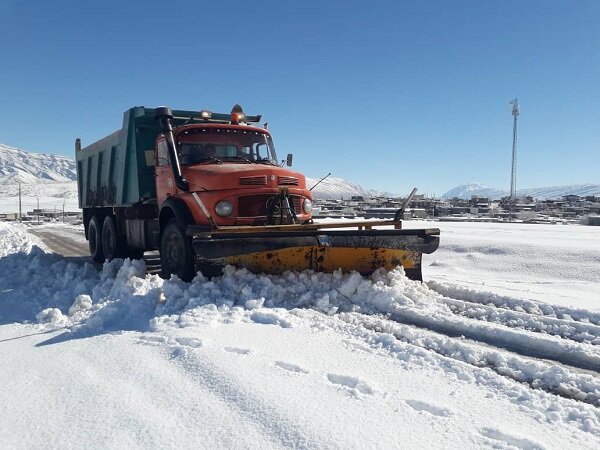 تردد در گردنه ها و جاده های کردستان با زنجیر چرخ امکان پذیراست