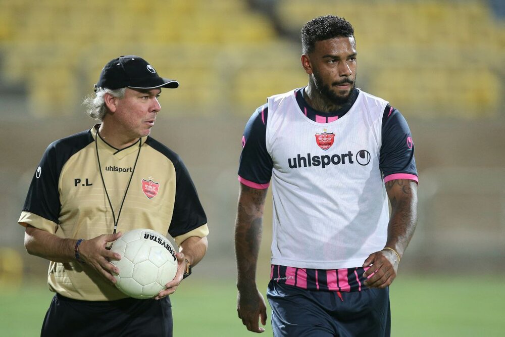 تردید گلمحمدی در مورد مهاجم پرسپولیس/ غیبت لوکادیا مقابل فولاد