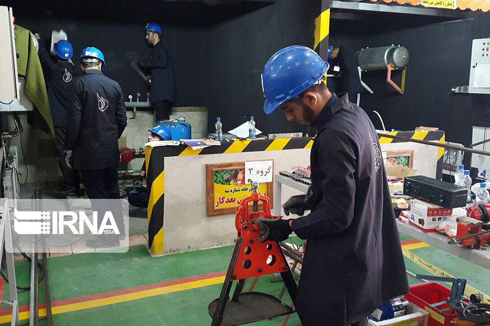 ترویج فرهنگ کارآفرینی در مدارس منطبق با سیاست‌های دولت سیزدهم برای کاهش بیکاری