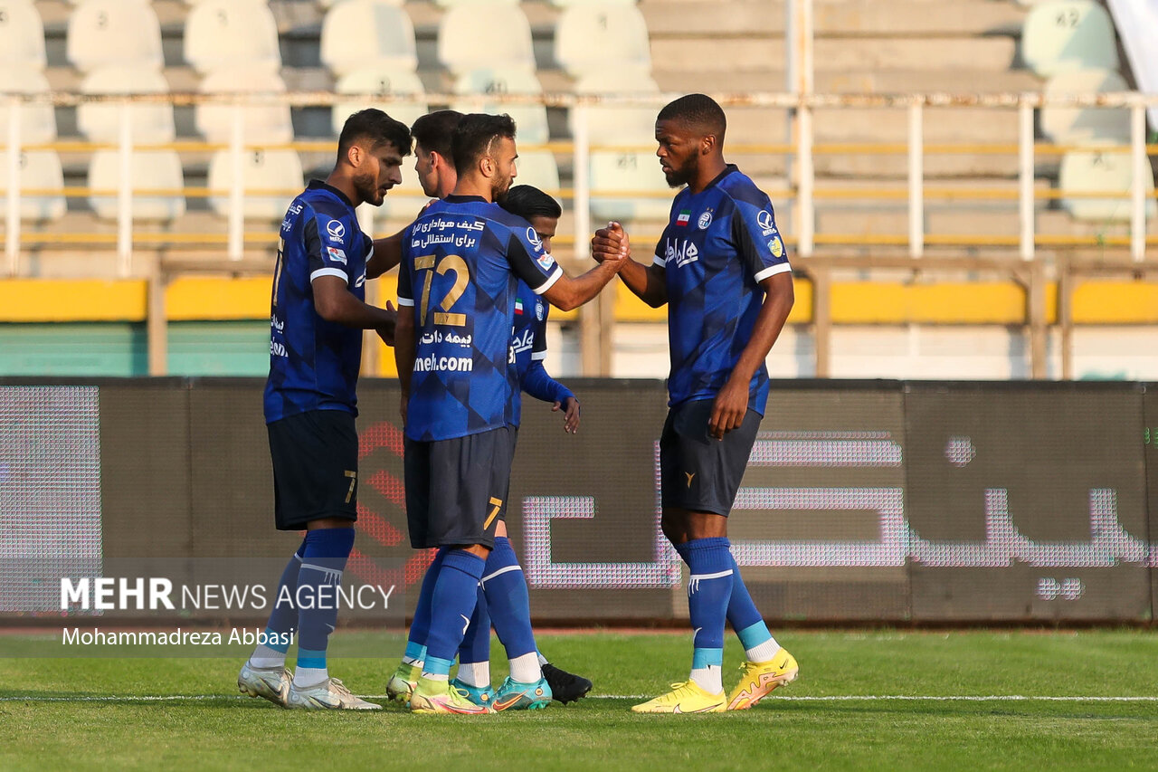 ترکیب احتمالی استقلال مقابل نساجی/ تردید «ساپینتو» در یک پست