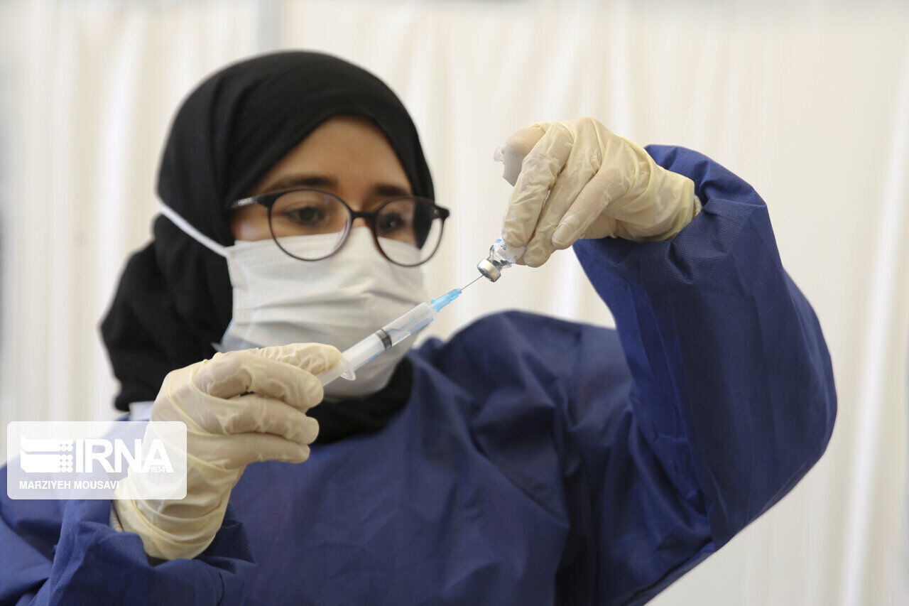 تزریق دز چهارم واکسن کرونا برای گروههای سنی بالای ۷۰ سال