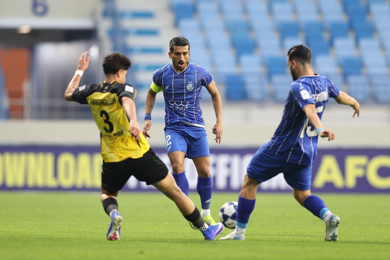 تساوی استقلال و الحسین در نیمه اول؛ ابولیلا مانع از گلزنی آبیها شد