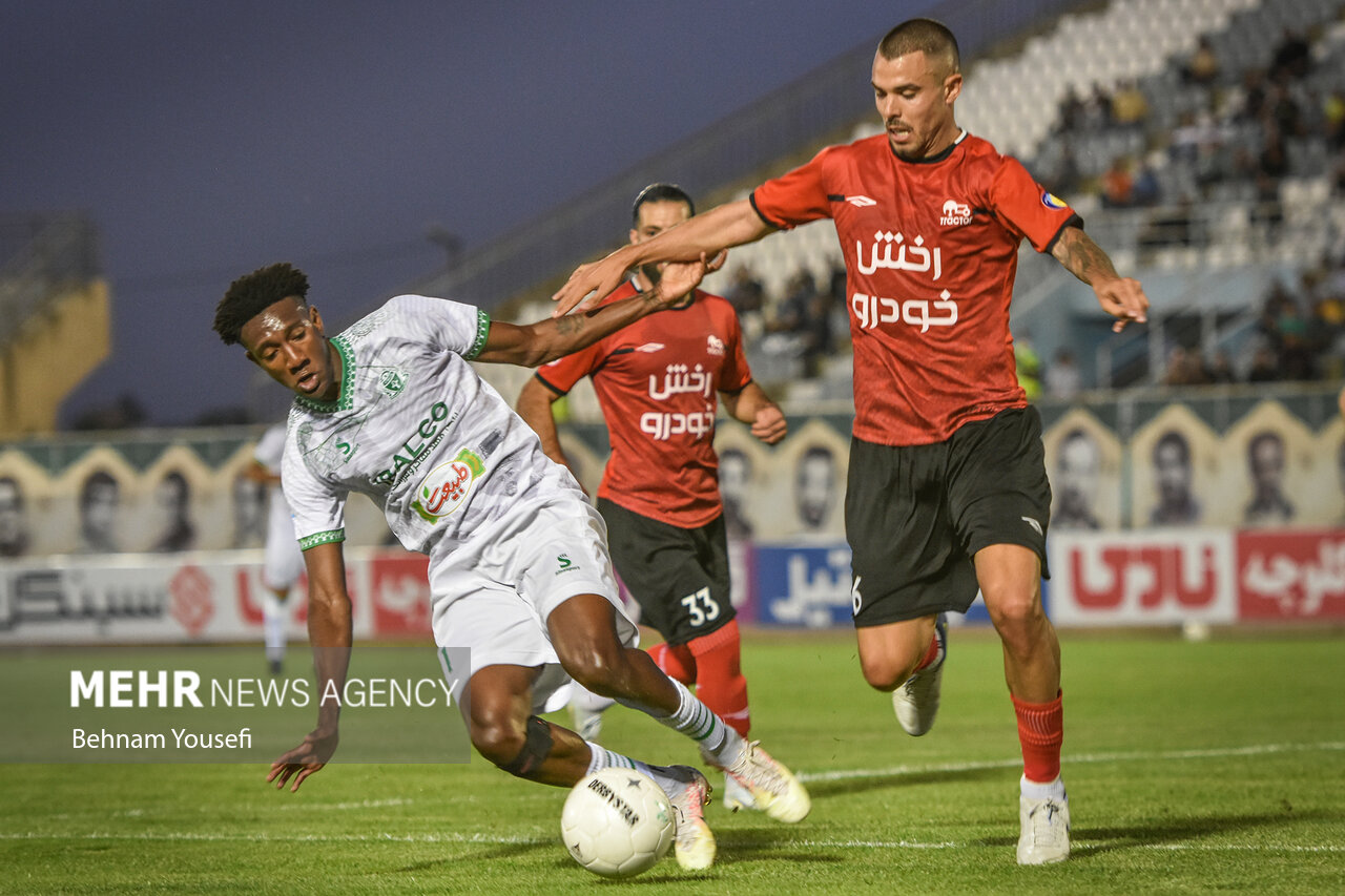 تساوی بدون گل تراکتور مقابل صنعت نفت در تبریز