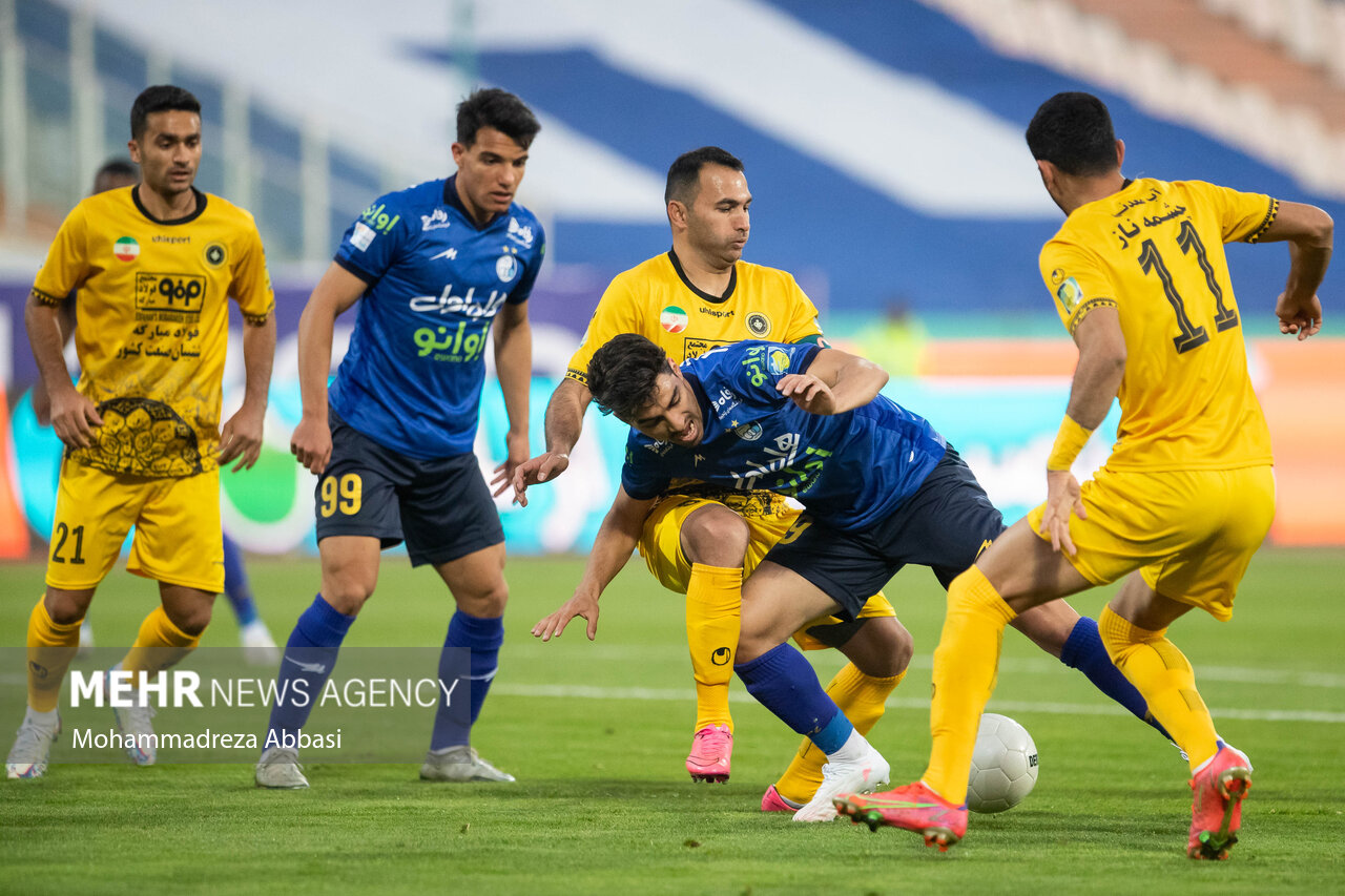 تساوی بدون گل در نیمه نخست استقلال و نود ارومیه