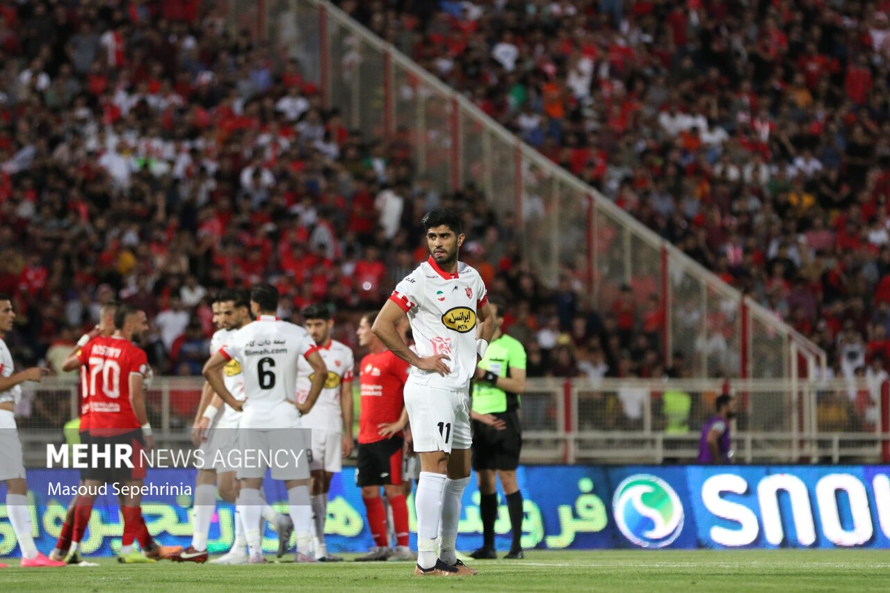 تساوی بدون گل پرسپولیس با فولاد در نیمه اول