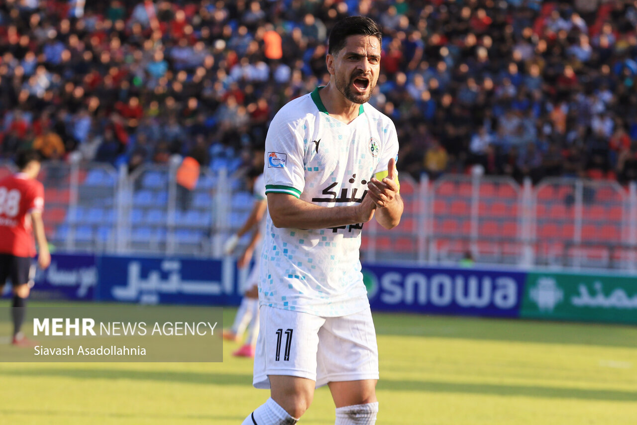 تساوی تیم های ذوب آهن و گل گهر در نیمه اول