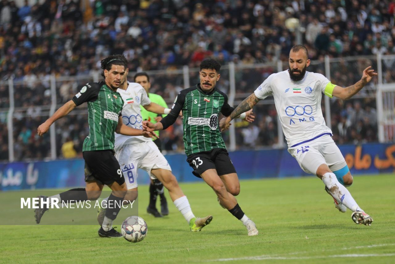 تساوی خیبر و استقلال در نیمه اول/ VAR دو بار به داد ساپینتو رسید