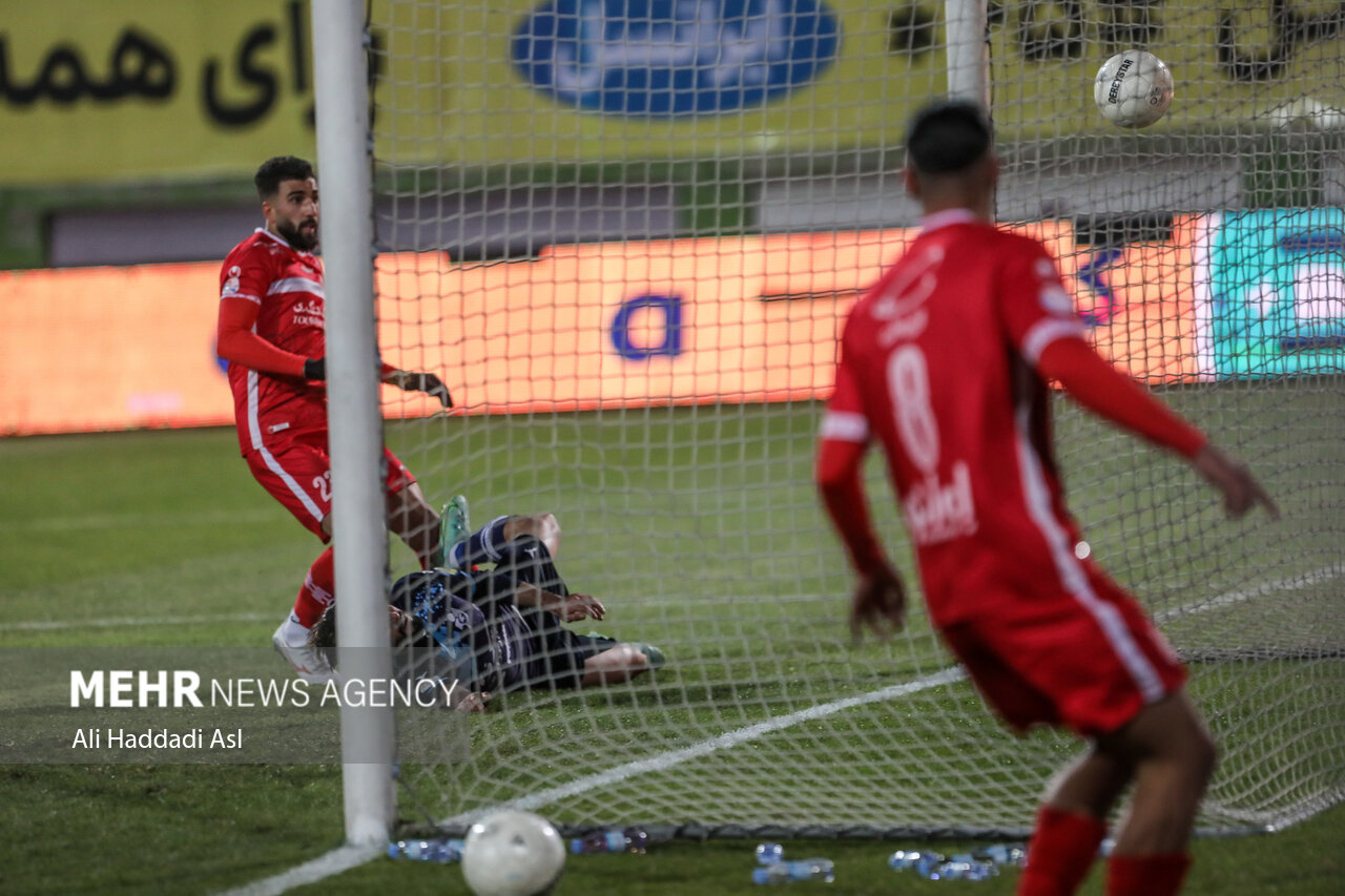 تساوی پرسپولیس و حریف گمنام در ورزشگاه آزادی