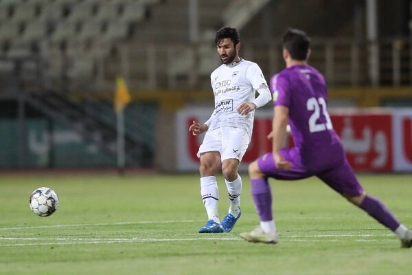 تساوی چادرملو و هوادار در نیمه اول