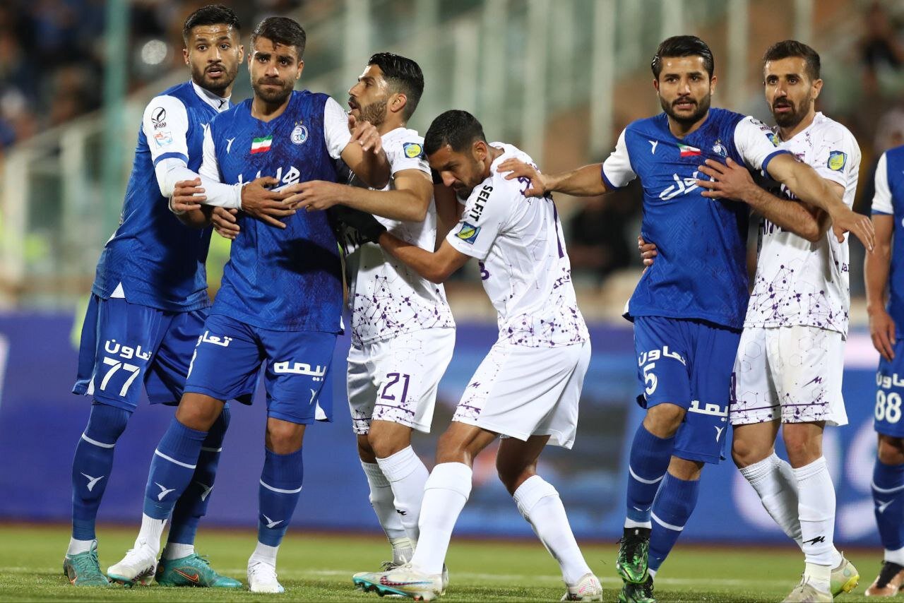 تساوی یک نیمه‌ای استقلال برابر هوادار در بازی یکطرفه