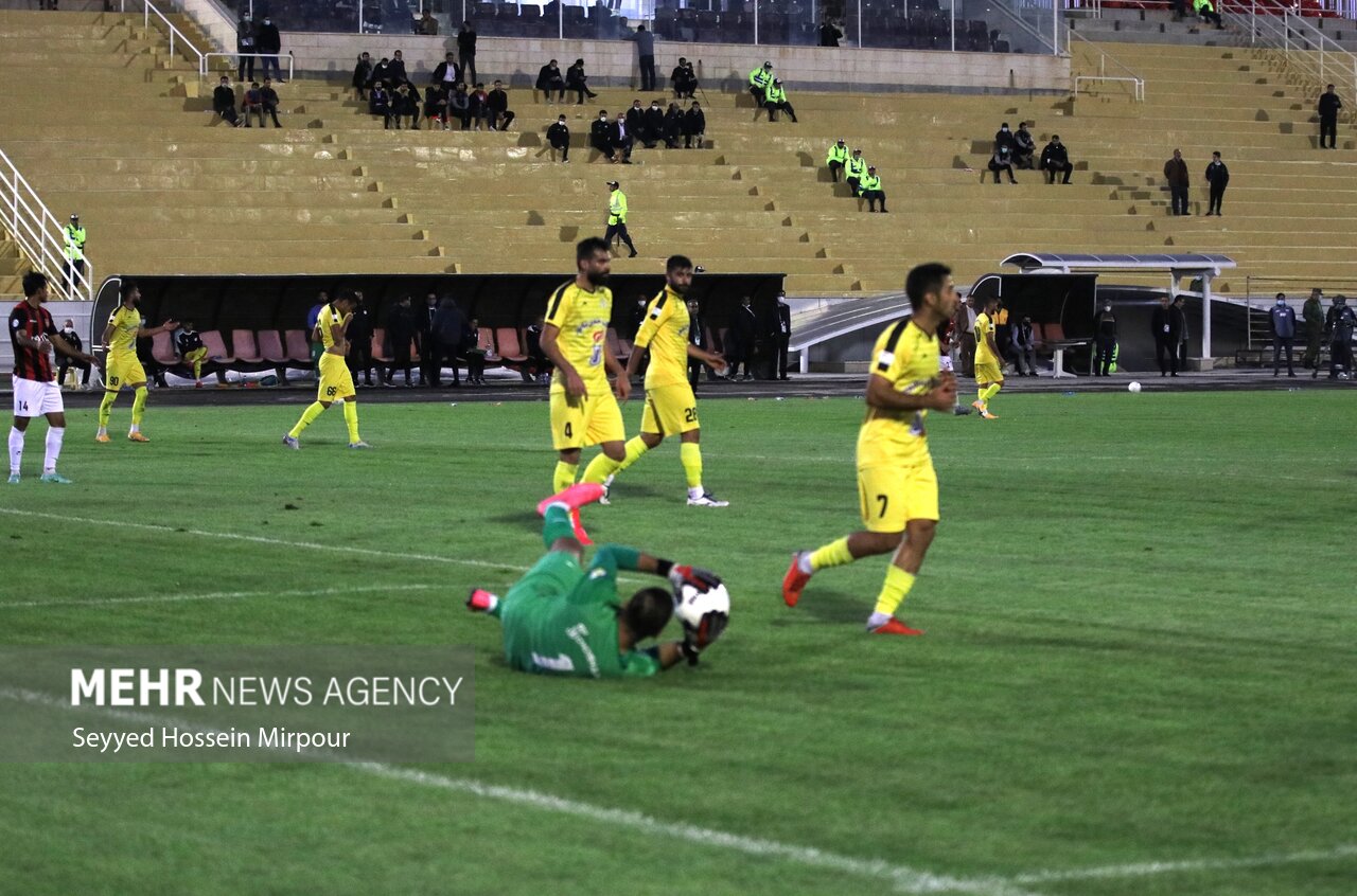 تساوی یک نیمه‌ای شهرخودرو و فجر