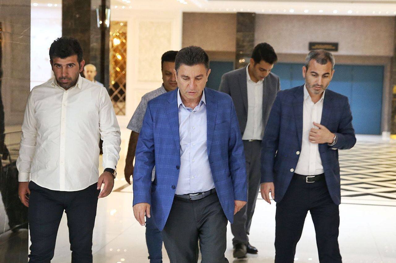 تسلیت اعضای تیم ملی فوتبال ایران به امیر قلعه‌نویی