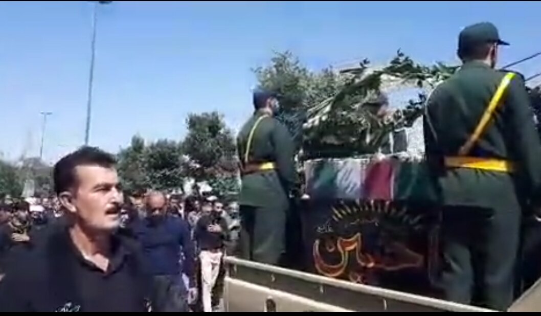 تشییع پیکر شهید تازه تفحص شده در کامیاران