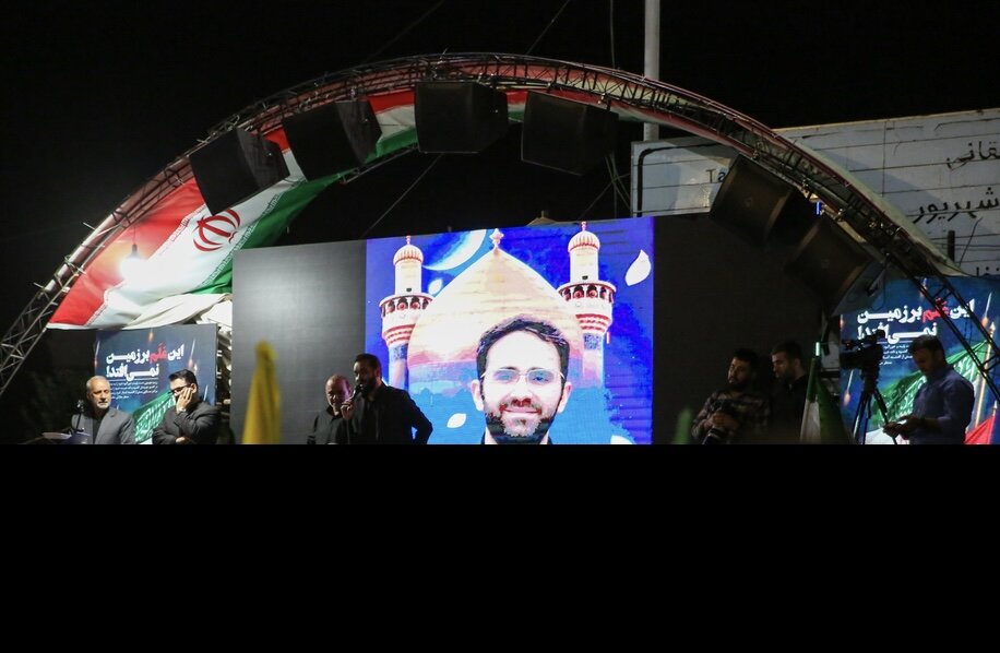 تشییع پیکر شهید حامد دایی زاده همزمان با تجمع شبانه مردم ارومیه
