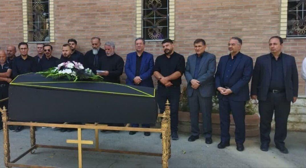 تشییع پیکر مادر شهید مسیحی هرمز باباخانی در ارومیه