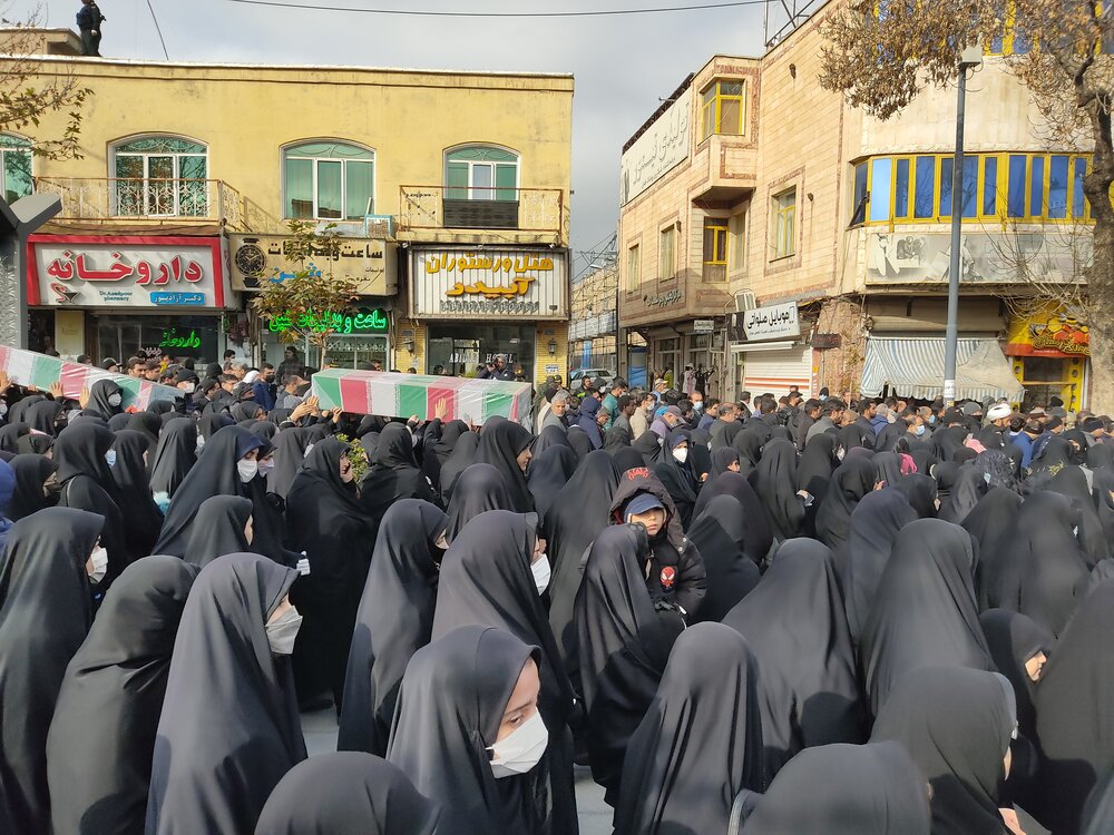 تشییع پیکر مطهر ۸ شهید گمنام در کردستان