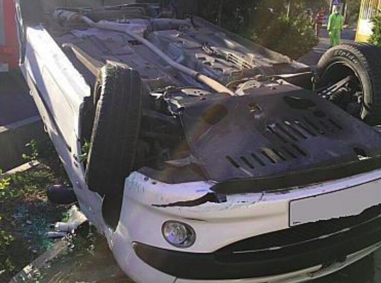 تصادف پژو ۲۰۶ و تریلی در محور میامی_شاهرود/ یک نفر جان باخت