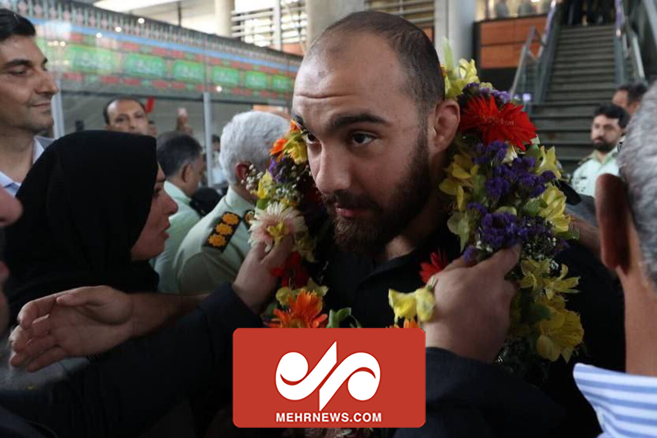 تصاویر بازگشت تیم ملی کشتی آزاد کشورمان از المپیک ۲۰۲۴
پاریس