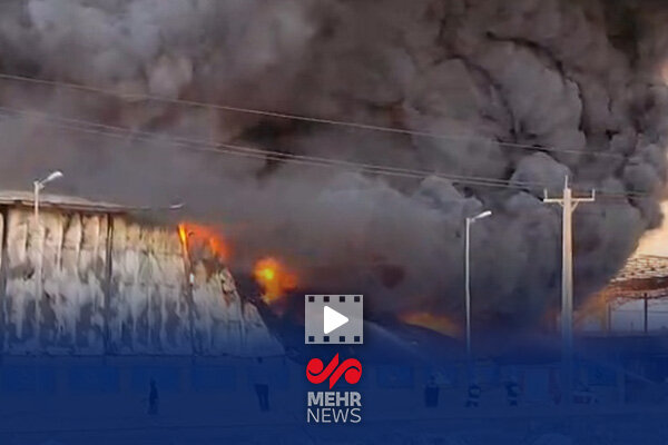 تصاویری از آتشسوزی در شهرک صنعتی آبادان