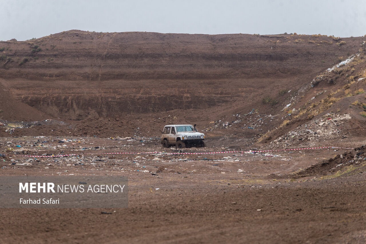 تصاویری از امدادرسانی به گرفتاران در کویر بیارجمند