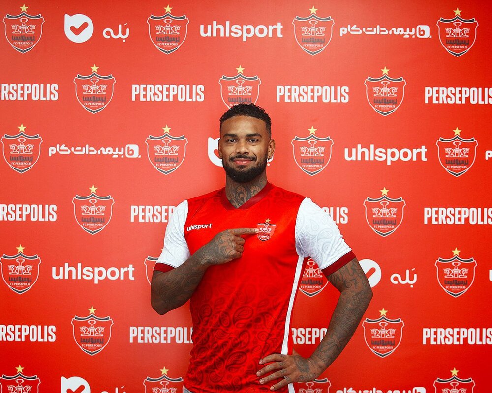 تصاویری از امضای قرارداد «لوکادیا» با پرسپولیس