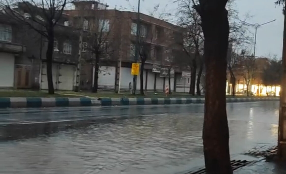 تصاویری از بارش باران در ارومیه و پیرانشهر