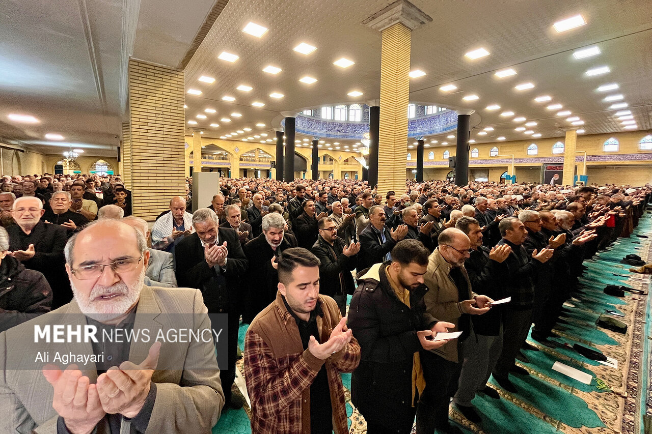 تصاویری از حضور باشکوه مردم ارومیه در نماز عید فطر