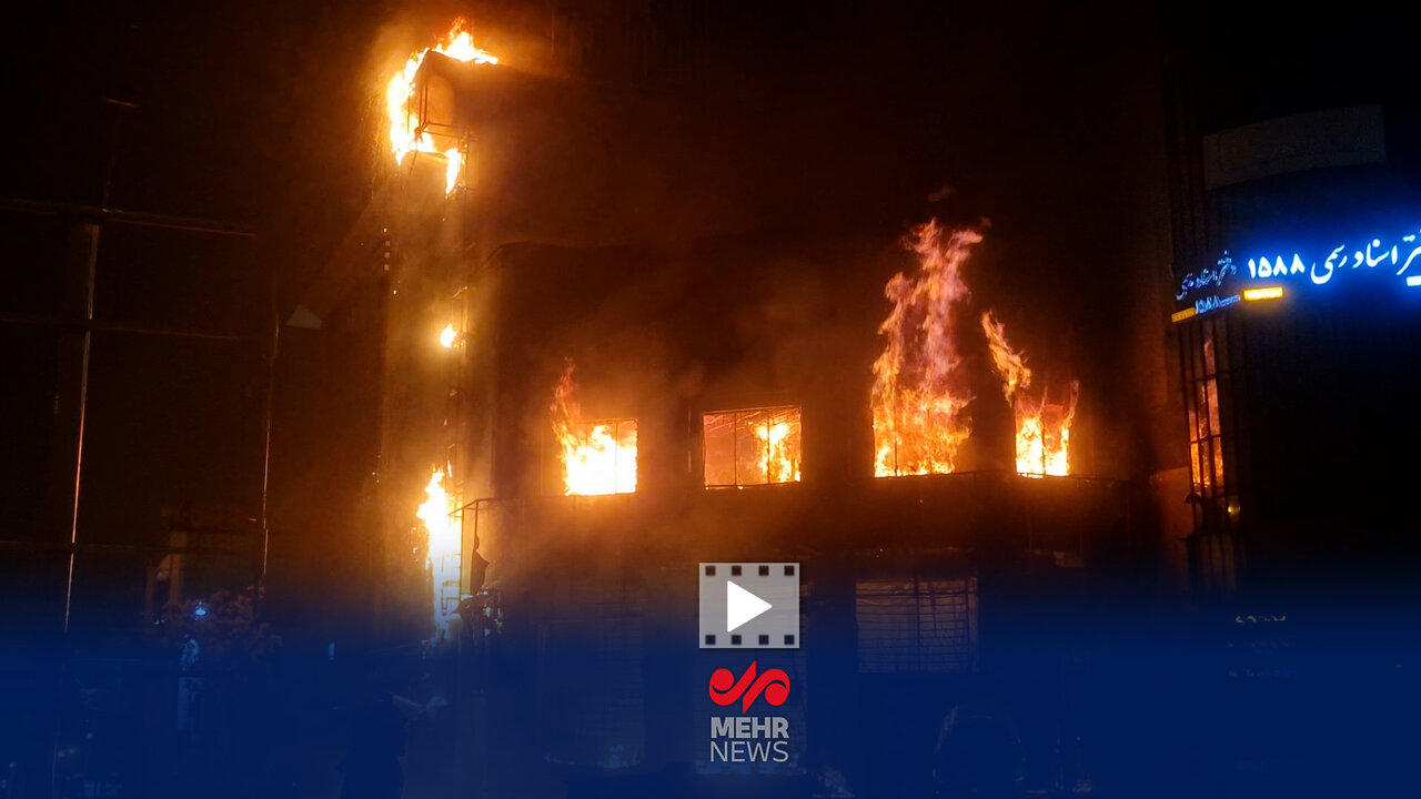 تصاویری دیده نشده از حمله آشوبگران و آتش زدن بانک‌ها در تهران