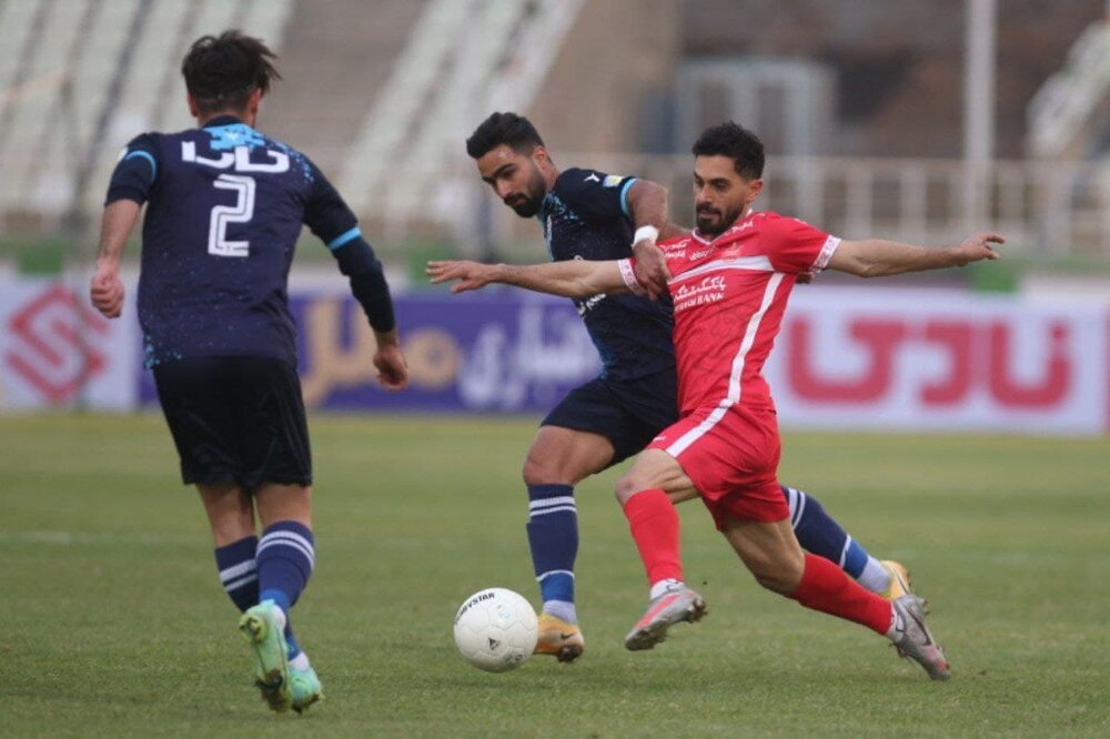 تصمیم داور برایم عجیب بود/ زودتر تکلیف مدیرعامل را مشخص کنند