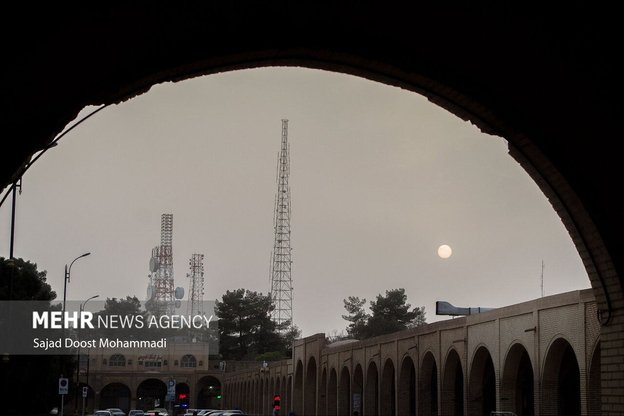 تصمیمگیری در خصوص مشکلات آلودگی فعالیت معادن شن وماسه