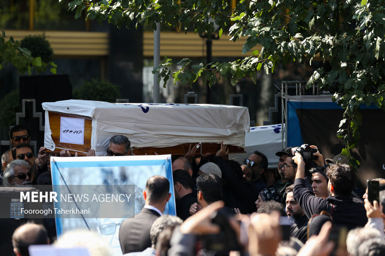 تطبیق نمونه خون و بزاق متهمان با نمونههای صحنه قتل مهرجویی