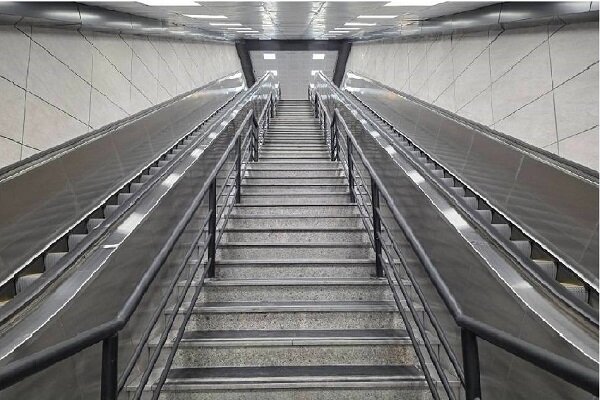 تعداد پلهبرقیهای مترو تهران به ۱۳۶۶ دستگاه رسید