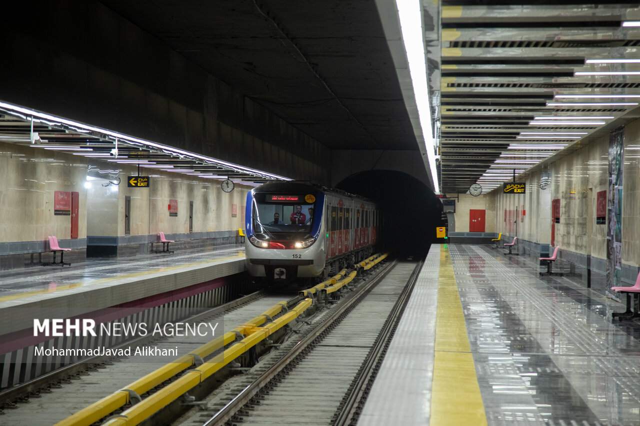تعطیلی چندساعته ایستگاه مترو بهارستان در روز سه‌شنبه