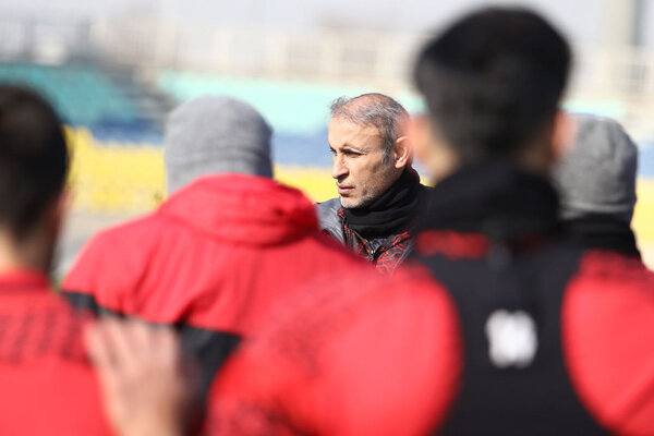 تفاوت دیدگاه باشگاه با سرمربی پرسپولیس برای بازی بااستقلال