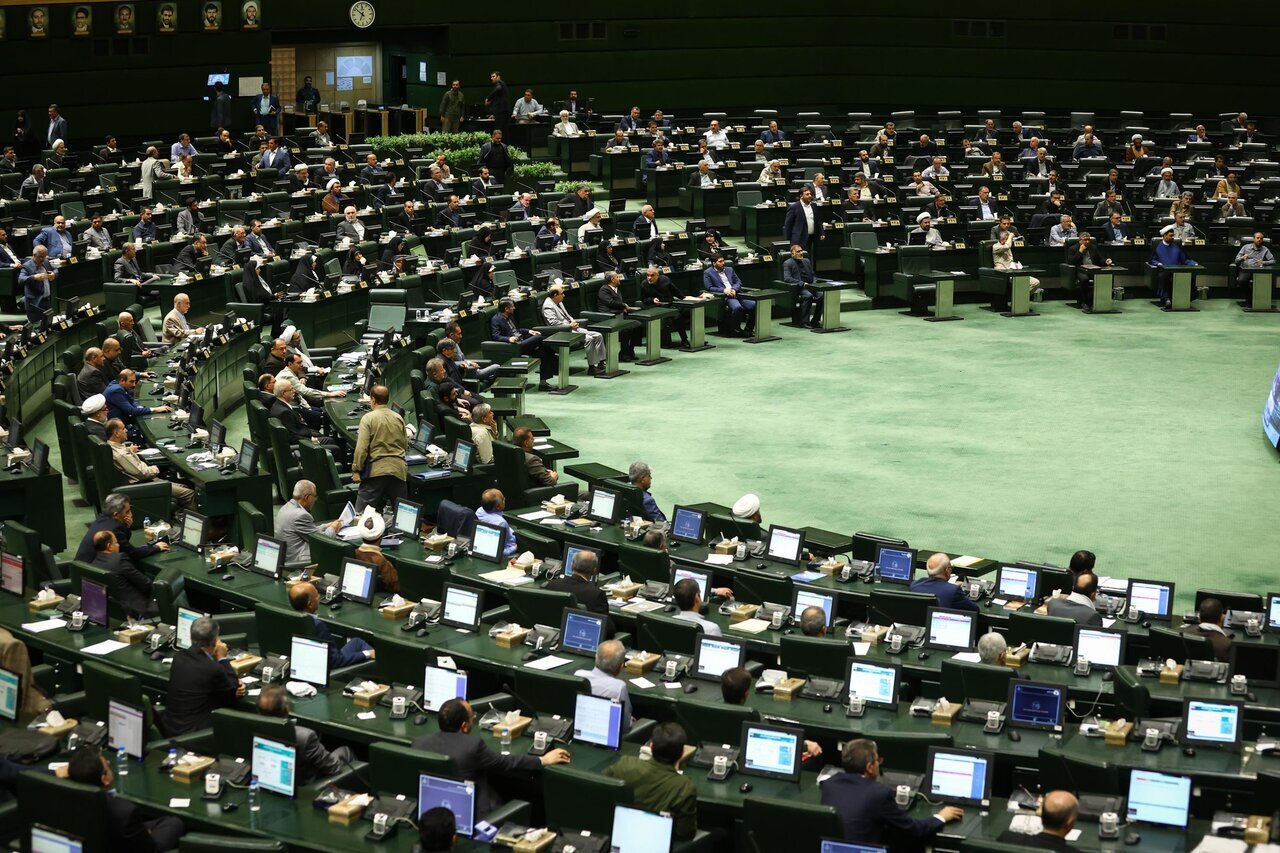 تقدیر نمایندگان مجلس از دلاورمردان کشتی ایران در مسابقات جهانی زاگرب