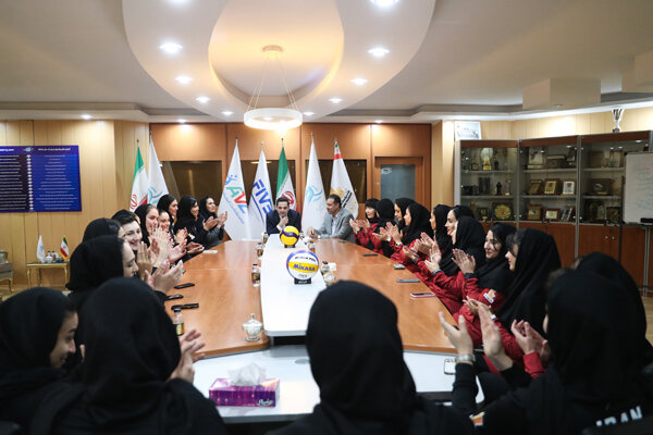 تقوی: برهه فعلی برای والیبال زنان مهم است؛ امیدوارم تاریخ ساز شوند