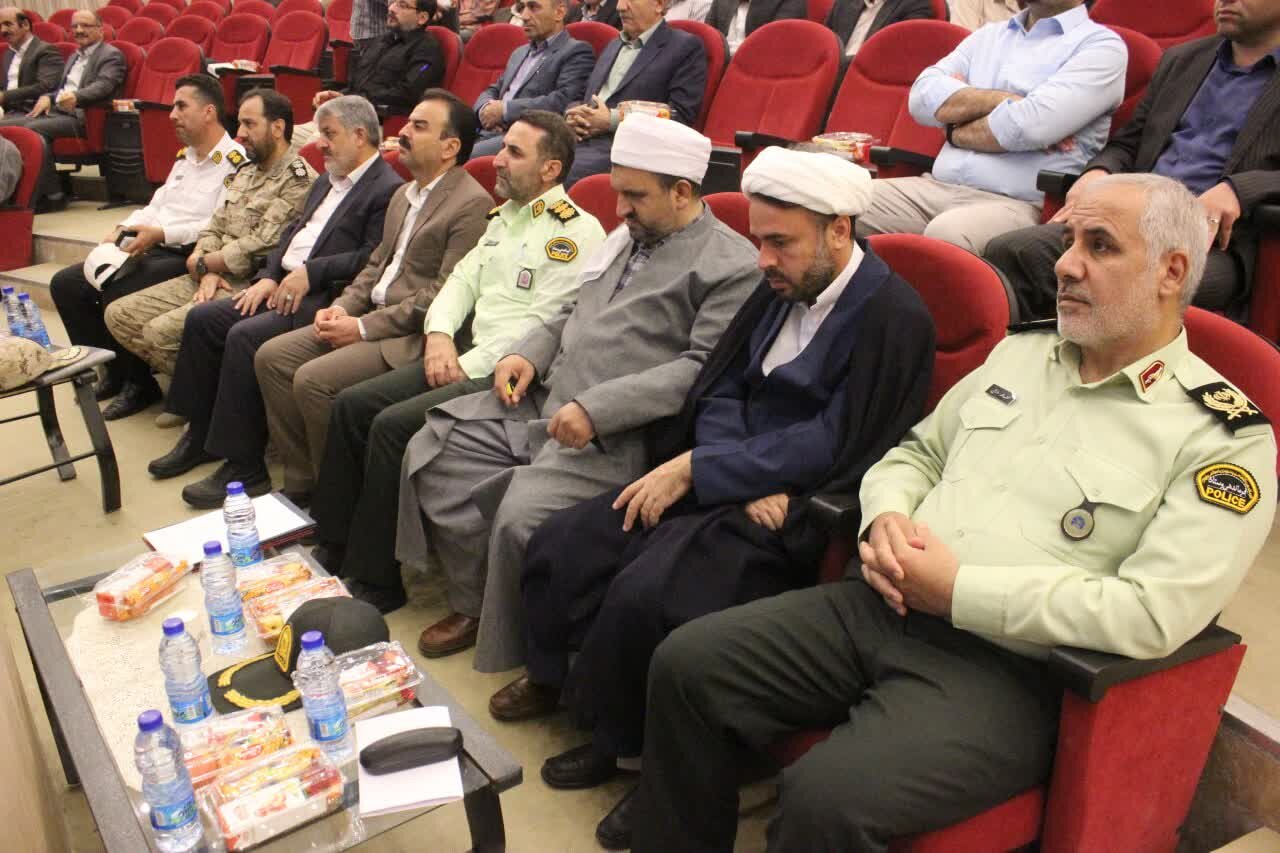 تقویت همکاری بین نیروی انتظامی و مردم لازمه حفظ آرامش جامعه
است