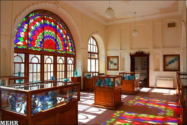 تلاش برای فعال شدن بازارچههای مجازی بینالمللی صنایع دستی ایران