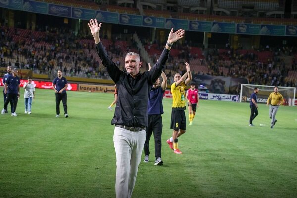 تلاش سپاهان برای بازگرداندن کارترون به ایران؛ تعویق در آغاز تمرینات