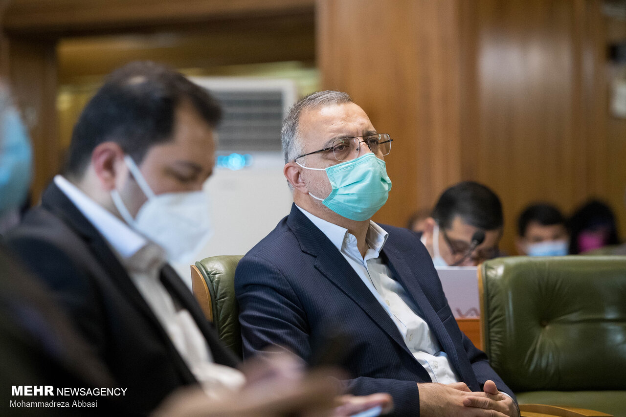 تلاش میکنم بارِ تهران را از دوش دولت بردارم