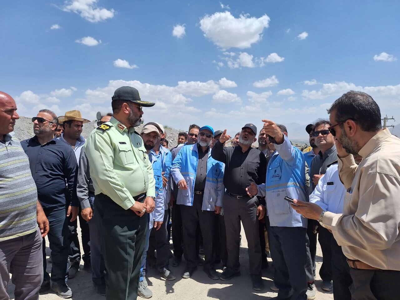 تلاشها تا یافتن افراد مدفون در معدن شازند تداوم داشته باشد