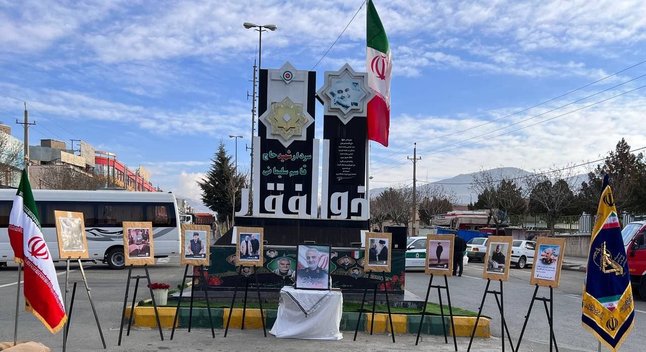 تمثال سردار شهید سپهبد حاج‌ قاسم سلیمانی در بانه گلباران شد