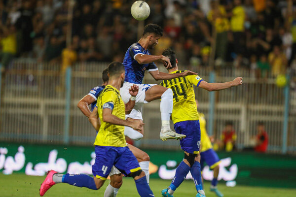 تمرکز سرمربی آبیپوشان روی تیم باشد نه مربیان گذشته استقلال