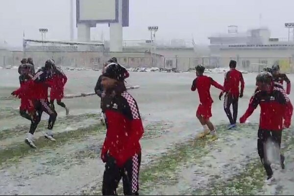 تمرین امروز تراکتوری‌ها در هوای برفی تبریز