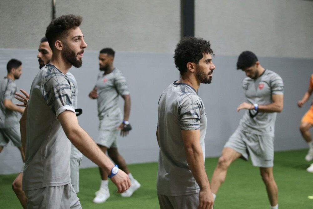تمرین بدنسازی صبح‌گاهی پرسپولیس در سالن